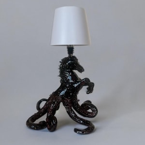 Horse-Themed Ceramic Table Lamp – Artistic Clay Lamp for Boho Interiors, Black Horse Sculpture, Unique Animal Statues for Home Decor