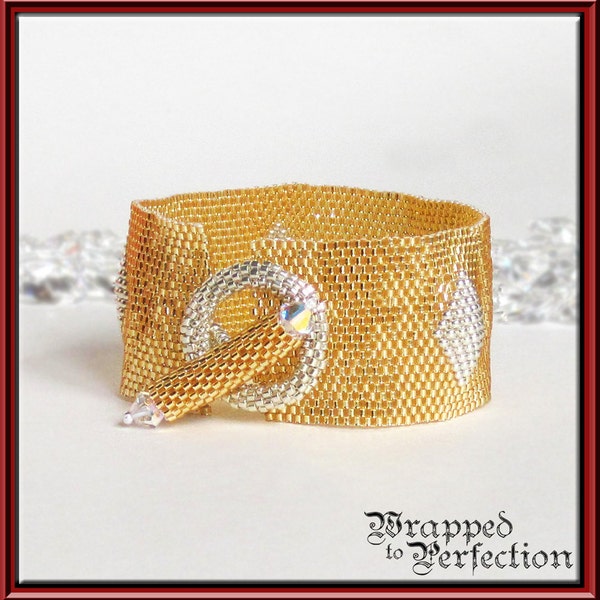 Silver & Gold Peyote Cuff Bracelet / Beadweaving Diamond Pattern Art Deco Sophisticated Beaded Toggle Allergy Free