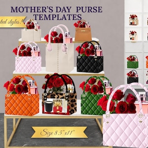 Può includere: Un'esposizione di modelli di borse per la festa della mamma, con vari stili e colori. Le borse sono riempite di rose rosse e bottiglie di profumo. L'esposizione comprende una borsa trapuntata rosa, una borsa arancione e una borsa trapuntata nera. La dimensione è di 21,6 cm x 27,9 cm.