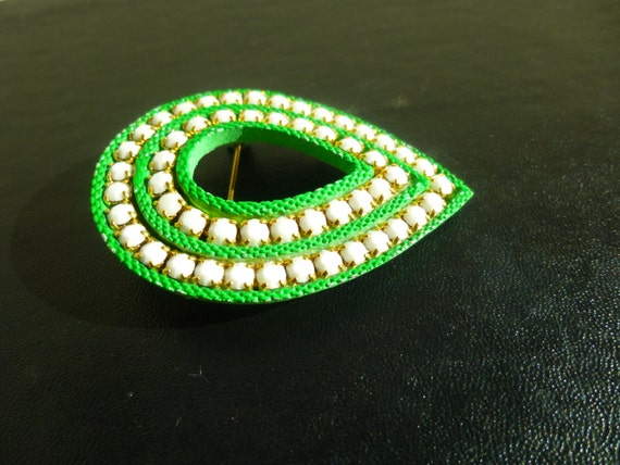 Vintage 1940's Brooch ,Green Metal Brooch, Milk Gl
