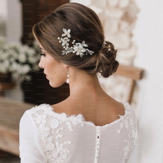 Lily Crystal Bridal Hairpiece Handcrafted Lily Flower Bridal Hair Pins – Elegant Pearl  main image 3