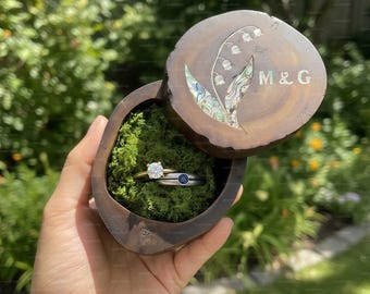 Boîte à bagues personnalisée fleur de naissance | Support de fiançailles de mariage en bois de nacre