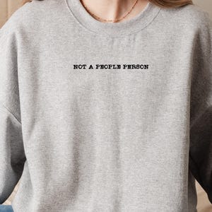 Camiseta engraçada introvertida para pessoa antissocial, camiseta para presente caseiro, camiseta para amigo ou colega de trabalho, camiseta para pessoa mal-humorada