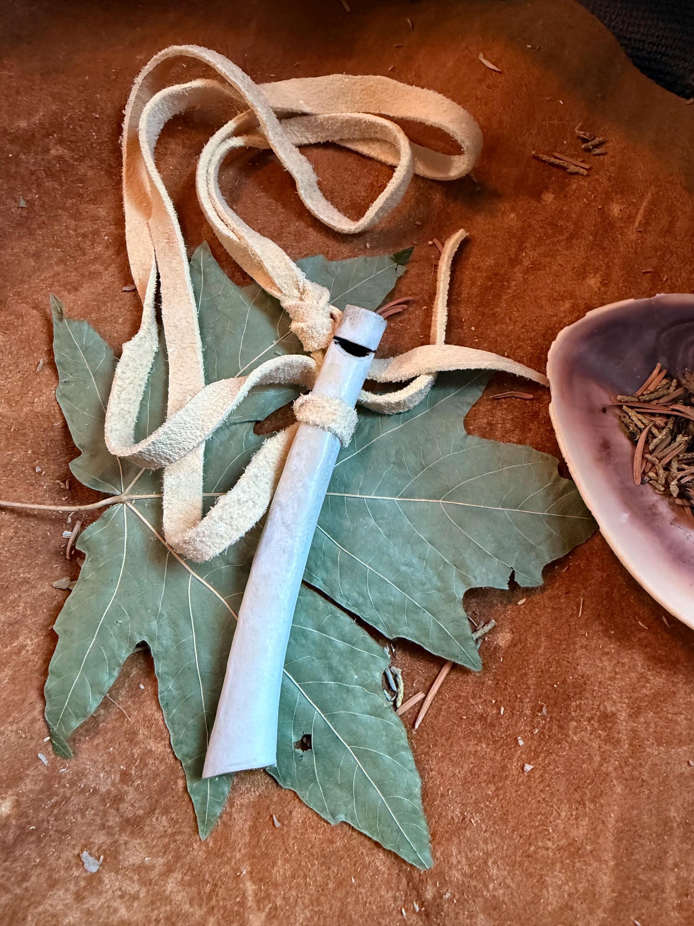 Working Eagle bone whistle replica Native American Made plain