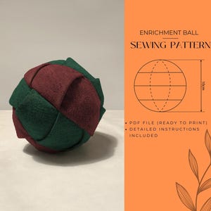 Könnte beinhalten: Ein handgefertigter Enrichment-Ball in Burgunderrot und Grün mit gewebtem Design. Das Bild enthält eine Schnittmusterzeichnung mit einer Messung von 10 cm. Der Text lautet "ENRICHMENT BALL SEWING PATTERN".