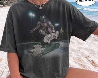 Vintage Star Wars Skateboard Shirt, Mandalorian & Baby Yoda Shirt, Sci-Fi Grafik T-Shirt, Retro Star Wars Grogu Shirt, Star Wars T-Shirt