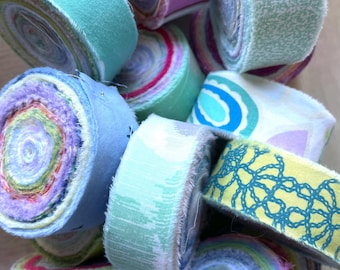Rag Rug Fabric Strips, Yarn Toothbrush Rug, Banner Locker Hooking Amish Knot Precut Jelly Roll Material Rugmaking 1 Roll = 15 yds