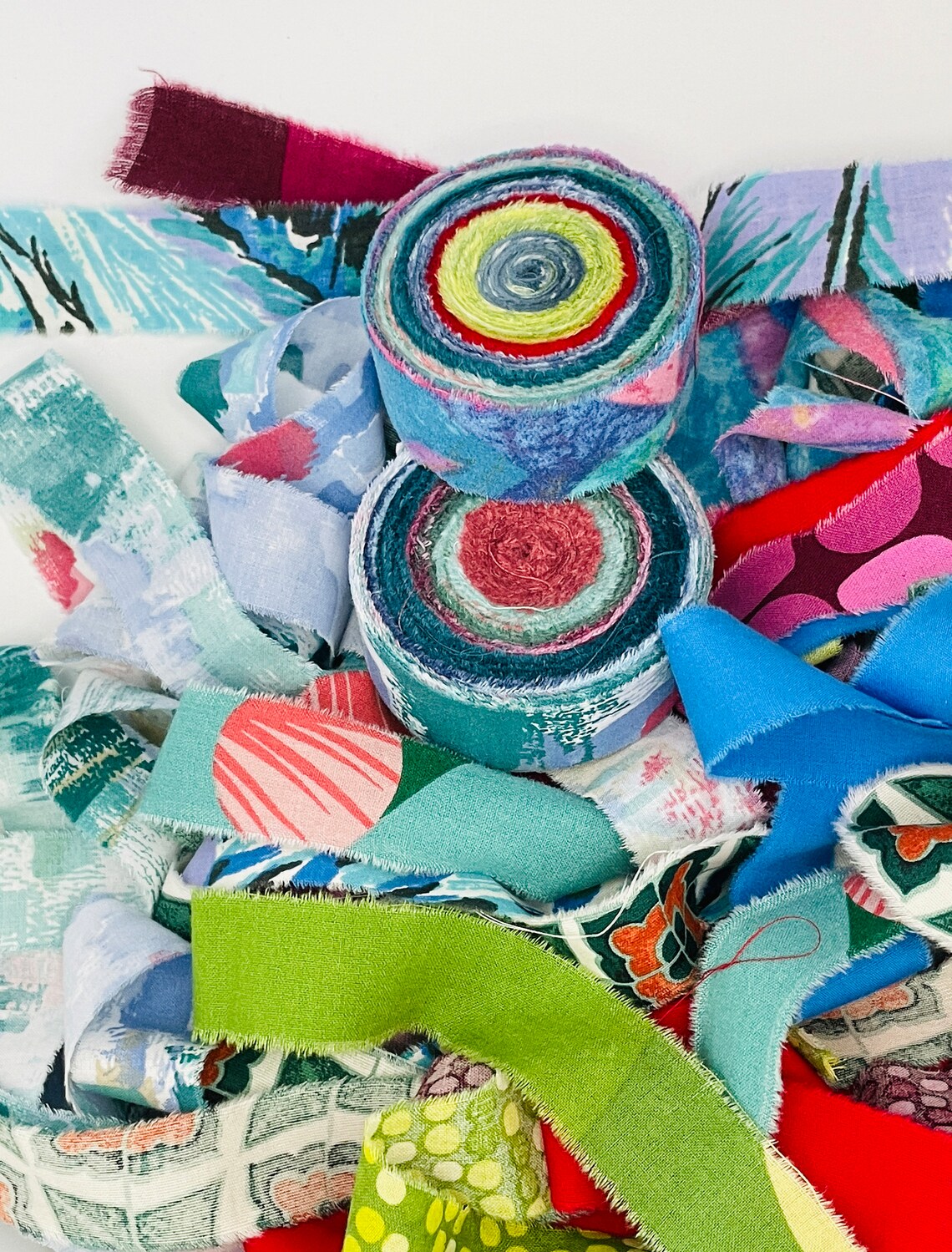 Rag Rug Fabric Strips, 60 Yd Bold and Dark Colors Toothbrush Rug Yarn