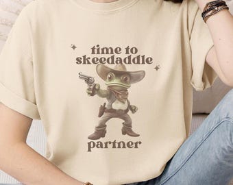 Comfort Colors® Cowboy Frog Shirt, Funny Frog Tee, Western Frog Shirt, Vintage Retro Shirt Meme Shirt, Y2K Aesthetic, Unisex Trendy Tee