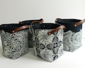 VERKOOP 40% OFF Indigo opslag stof bin, stof mand, kwekerij opslag met lederen handvatten door Papa Totoro - Hand blok gedrukt