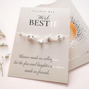 Cadeau Bestie au travail | Bracelet personnalisé en argent pour anniversaire, nouvel emploi, départ d'un collègue ou d'un collègue | Bracelet avec carte personnalisée brillante