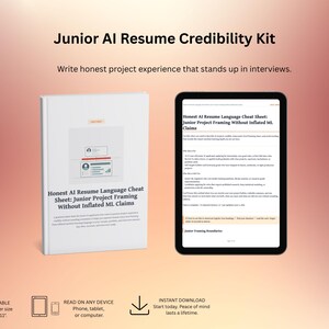 Può includere: Un prodotto digitale intitolato Junior AI Resume Credibility Kit con una copertina bianca e uno schermo di tablet che mostra l'Honest AI Resume Language Cheat Sheet. Include icone per carta stampabile 21,59 x 27,94 cm, dispositivi e download.