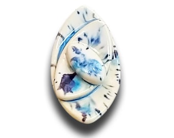 Transference in blue and white ceramic ring