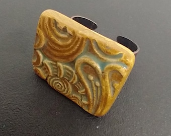 Ceramic patina color ring