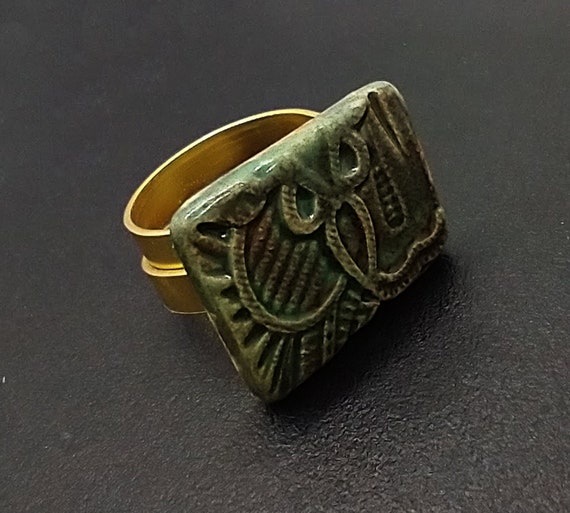 One-of-a-kind ceramic set of a pendant and a ring