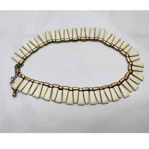 Vintage 1970s Brutalist Modernist Enamel & Hammered Metal Collar Necklace