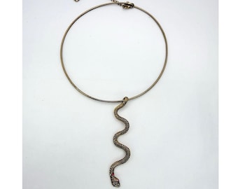 Vintage Y2K Betsey Johnson Snake Choker Necklace Gold Tone Rhinestone Heart Tag