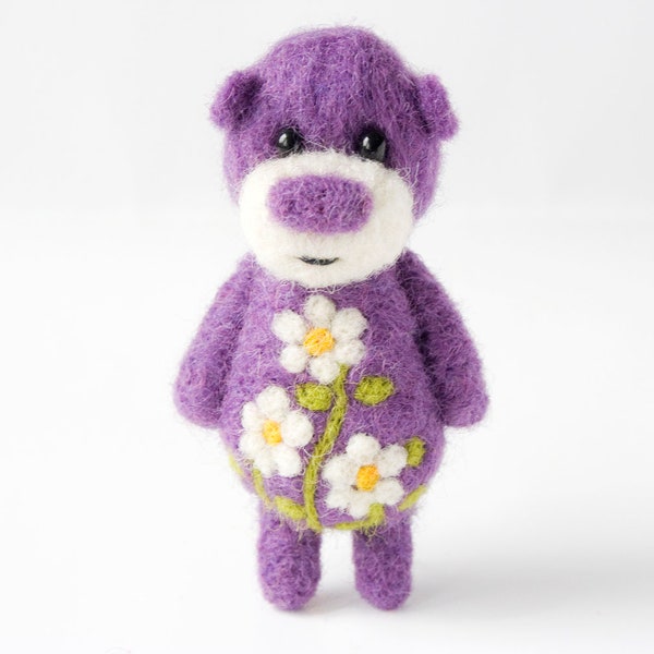 Violet pocket bear with cammomiles 27