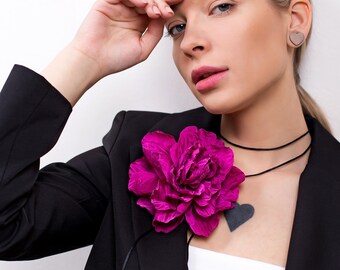 Handmade Silk Flower Brooch: Versatile Pin & Choker