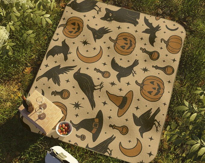 Spooky Halloween Picnic Blanket: Outdoor Fleece Camping Blanket