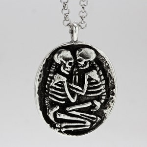 Skeletketting gratis verzending in de VS: Lovers Of Valdaro-ketting (gemaakt in NYC)