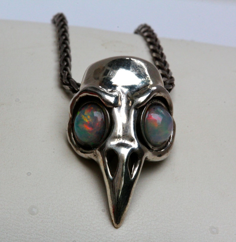 Silver Bird Skull Necklace Opal Eye pendant Blue Bayer Design NYC imagem 2