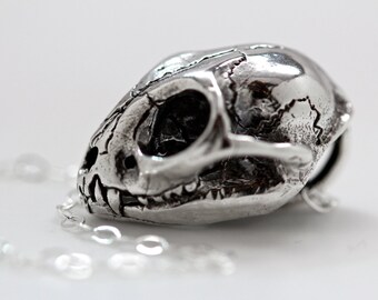 Sterling Silver Bobcat Skull Necklace: Detailed Wildcat Pendant