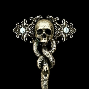 Gancio da parete Mark of the Dark placcato in argento prodotto a New York