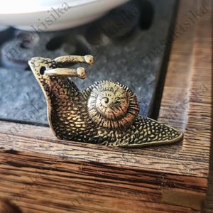 Vintage Brass Snail Figurine, Vintage Brass Snail, Decorative Antique-Style Brass Snail Paperweight, Perfect Home Decor Gift