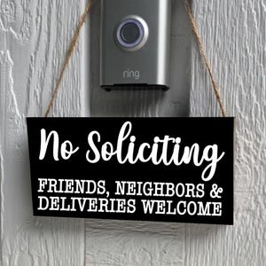No Soliciting Sign, Please Do Not Knock Ring Bell Sign, Wreath Sign, No Soliciting Wood Sign, Do Not Solicit, New Home Gift, Doorbell Sign