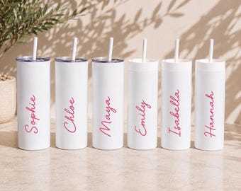 Vaso blanco personalizado con pajita, estilo inspirado en una villa, nombre personalizado, taza rosa con diseño de isla tropical.