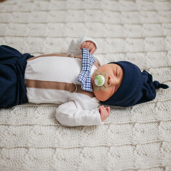 Newborn Boy hospital outfit. Navy Blue. Mocha Brown. Plaid. Boy Coming Home Clothes. Newborn Boy Clothes. Newborn bowtie bow tie tie.