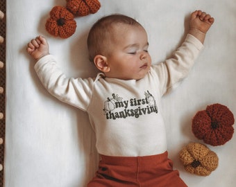 Baby 1st thanksgiving Outfit. Newborn boy, infant girl. Gender neutral bodysuit. Burnt Orange pants. Personalized hat. Simple Retro Style