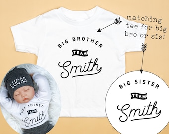 Big Brother of Big Sister shirt. Past bij het pasgeboren ontwerp van het net aangesloten team. Tshirt, Grafisch T-shirt. Baby aankondiging. Achternaam.
