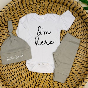 Gender Neutral coming home outfit. Hello I'm new. Light Gray newborn set. Gender Neutral outfit. coming home outfit. baby boy baby girl.