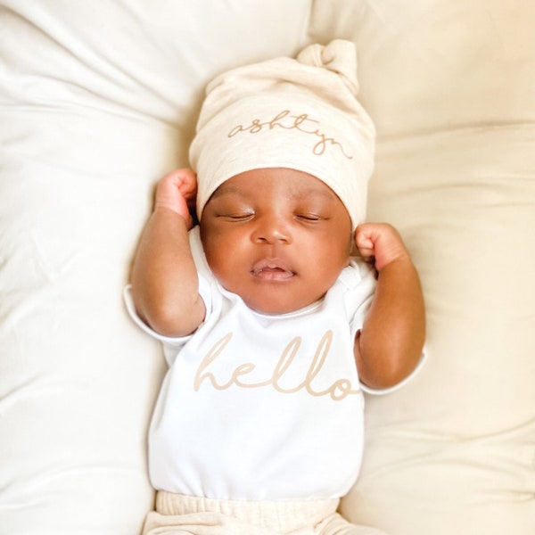 Gender neutral baby coming home outfit. Spring Summer. Newborn Hello Bodysuit. Personalized Knot Hat Beanie. Take Home Outfit Oatmeal