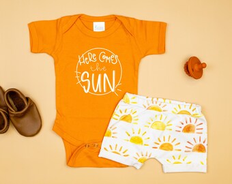 Baby Boy Summer Outfit. Here Comes the Sun Bodysuit. SUNSHINE shorts. Cute Boy Clothes for Spring. Toddler Newborn Bodysuit & Shorts.