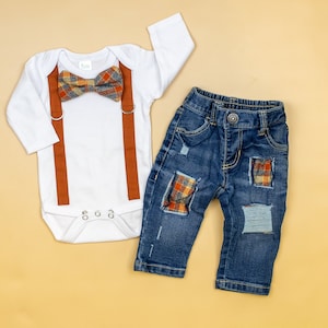 Kleinkind Jungen Herbst Kleidung. Fliege und Hosenträger. Kariert. Orange. Erntedank. Kürbis Aufnäher. 12 m 18 m 24 m 2t 3t 4t