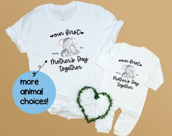 Das erste Muttertags-Shirt. Baby Strampler personalisiertes Muttertagsgeschenk. Unser erstes Muttertags-Matching. Neue Mama Geschenk vom Baby. Elefanten