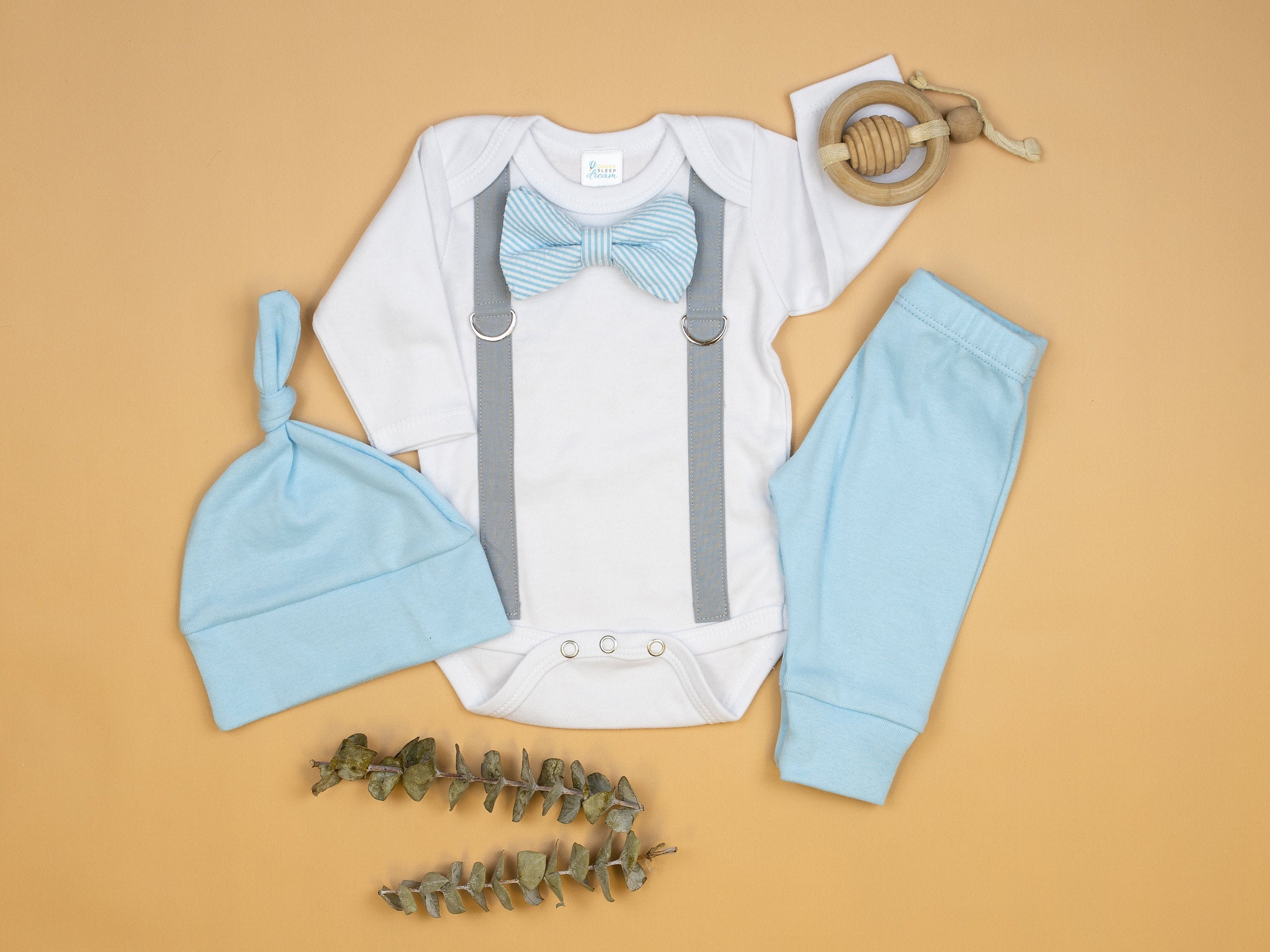 Newborn boy hospital outfit. Suspenders and Seersucker Bow Tie. Newbo…