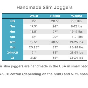 Puede incluir: Un gr&aacute;fico que muestra las recomendaciones de talla para joggers slim hechos a mano para beb&eacute;s y ni&ntilde;os peque&ntilde;os. El gr&aacute;fico enumera las tallas desde reci&eacute;n nacido hasta 3T, con las medidas de cintura correspondientes en pulgadas, las medidas de altura en pulgadas y las medidas de peso en libras.