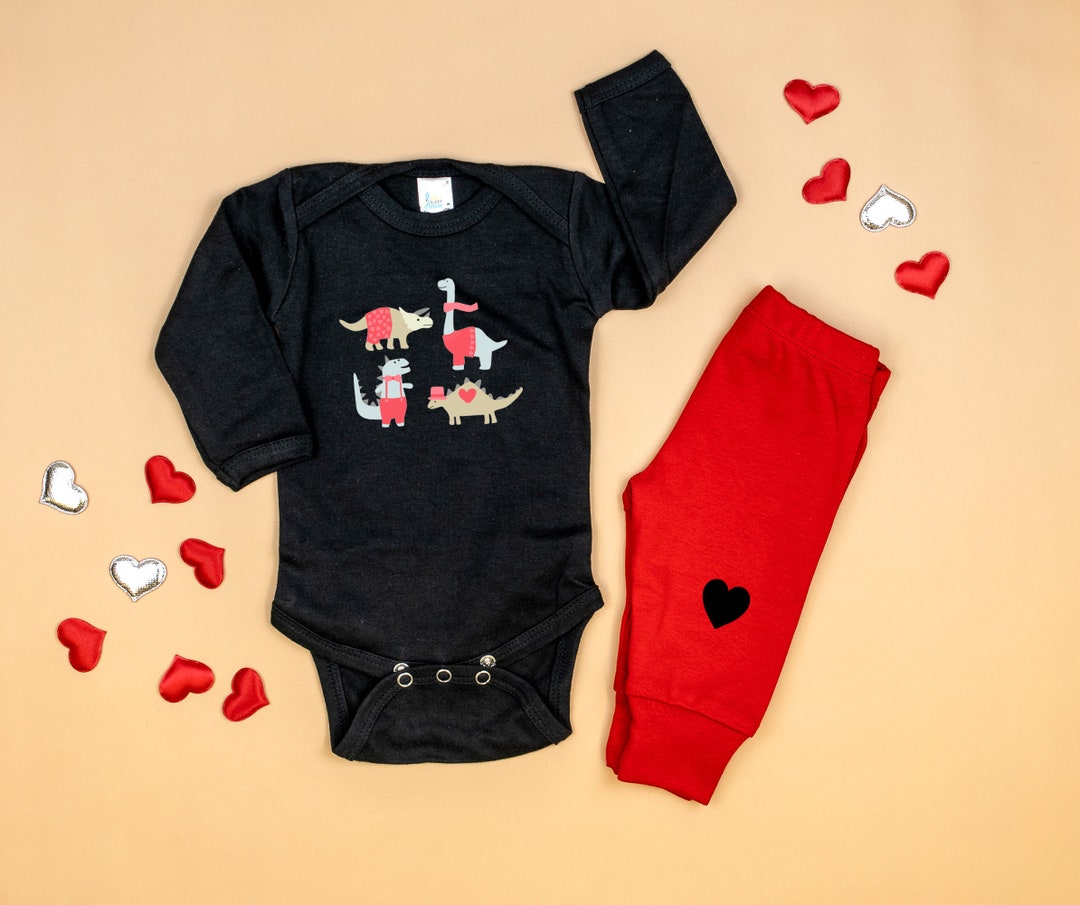 Tenue De Garçon Pour La Saint-Valentin, Marque Rabbit Skins, Taille 4T, Rouge