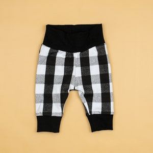 Black/White Buffalo Plaid Baby Leggings. Fall Leggings. Baby Girl Pants. Baby Boy Pants. Newborn Leggings. unisex leggings.