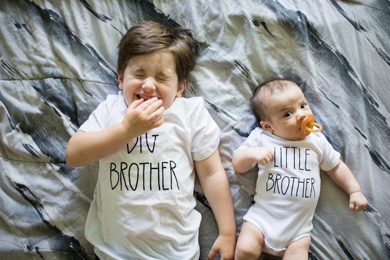 Eenvoudige broeroverhemden. Boerderijstijl Grote broer, kleine broer. Big Brother aankondiging shirt. Grote broer T-shirt. afbeelding 5