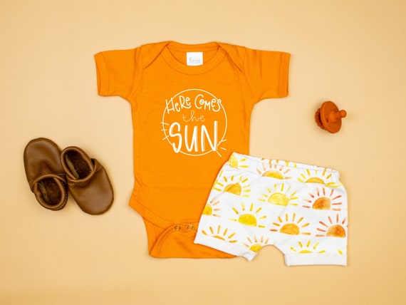 Baby Boy Summer Outfit. Here Comes the Sun Bodysuit. SUNSHINE Shorts. Cute  Boy Clothes for Spring. Toddler Newborn Bodysuit & Shorts. 