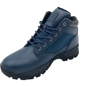 K&ouml;nnte beinhalten: Ein Paar blaue Lederstiefel mit Schn&uuml;rung und einer robusten Sohle.