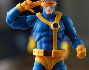 Figura de acción articulada con extensión de torso de BANDAI S.H. FIGUARTS CYCLOPS (Gamerverse) a escala 1/12