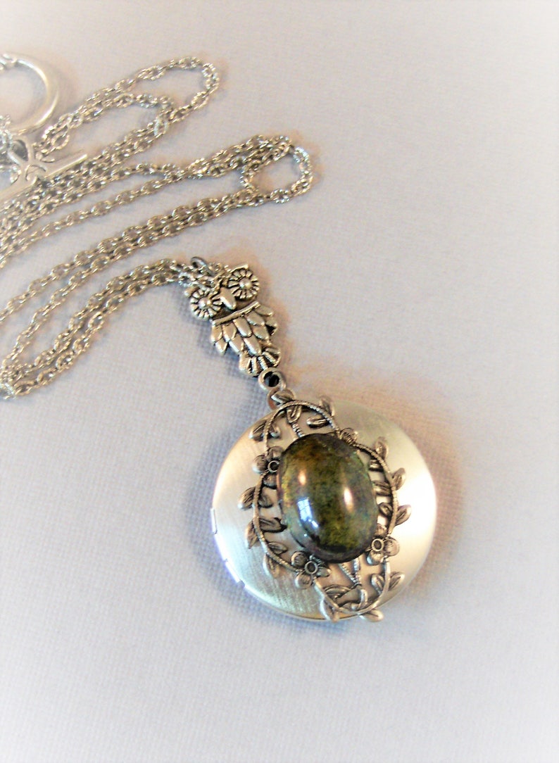 Mystical Forest,Owl,Owl Necklace,Owl Jewelry,Vintage Emerald,Vintage,Green Necklace,Emerald Necklace,Green Locket,Emerald,Goddess Necklace