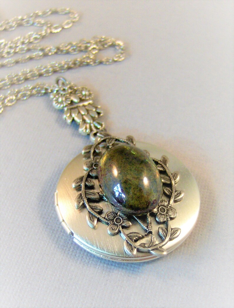 Mystical Forest,Owl,Owl Necklace,Owl Jewelry,Vintage Emerald,Vintage,Green Necklace,Emerald Necklace,Green Locket,Emerald,Goddess Necklace