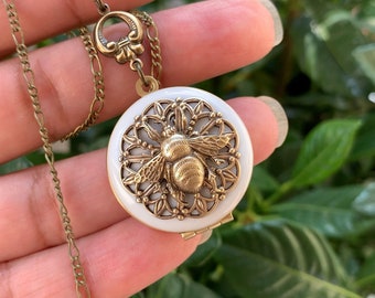 Victorian style Teeny tiny Bee Locket Necklace - Anniversary/Bridesmaid gift/Wedding/Birthday/Sister/Mom/Personalized/Custom Photo Locket.